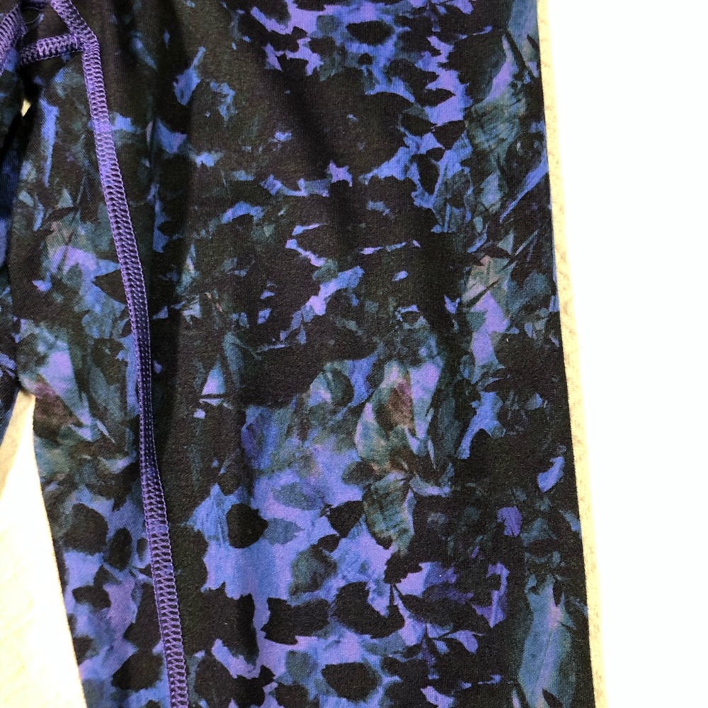 Lululemon Wunder Under Crop Floral Iris Flower - Picture 3 of 8